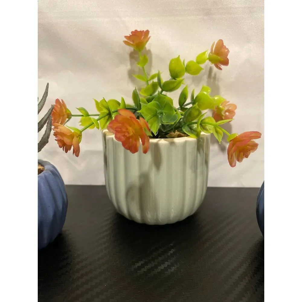 5 Cute‎ Little Artificial plants